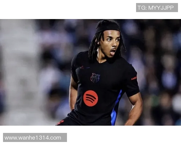 足球场上全能球星是谁 解析当代足坛多面手的卓越表现与影响